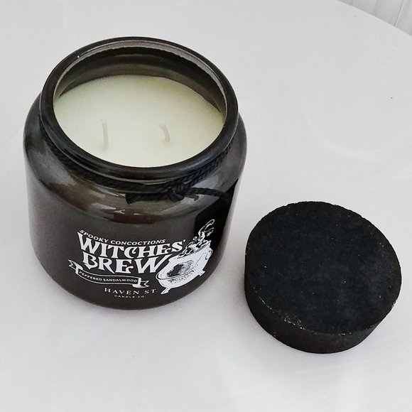 Haven St Candle Co Spooky Concoctions Witches' Brew Peppered Sandalwood Candle - Picture 3 of 3